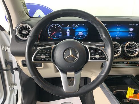 Used 2022 Mercedes-Benz GLB 250 4MATIC w/ Premium Package Lite image 21