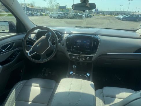 Used 2020 Chevrolet Traverse LT w/ LPO, Floor Liner Package image 6