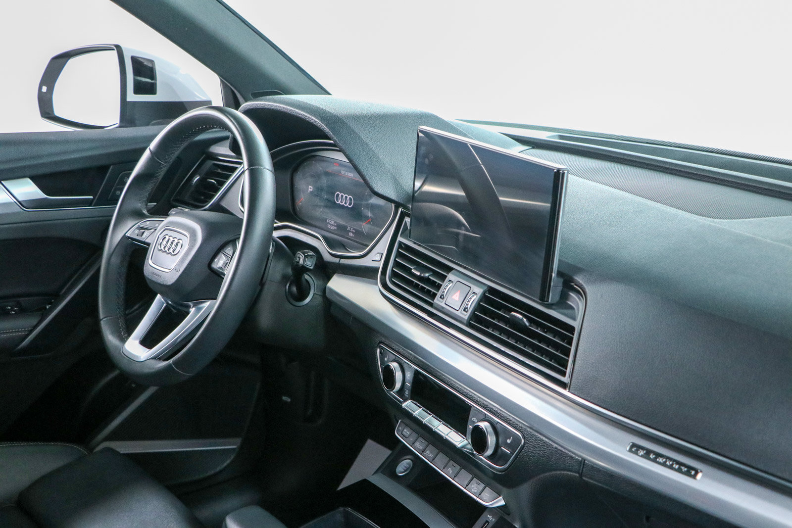 Used 2023 Audi Q5 2.0T Premium Plus w/ Premium Plus Package AWD/4WD image 26