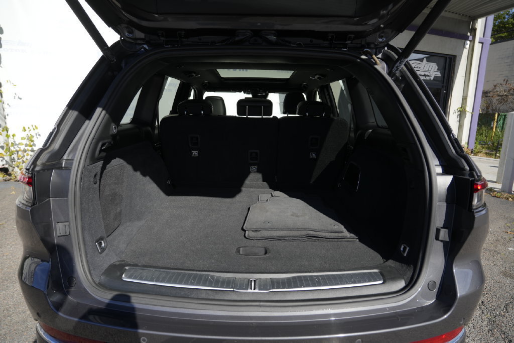 Used 2023 Jeep Grand Cherokee Overland AWD/4WD image 14