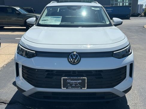 New 2025 Volkswagen Tiguan SE image 4