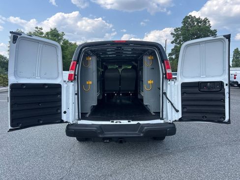 Used 2020 Chevrolet Express 2500 Extended w/ Enhanced Convenience Package RWD image 23