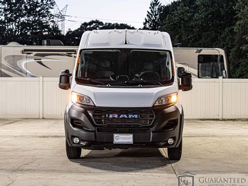 Used 2025 RAM ProMaster 2500 w/ Convenience Group FWD image 2