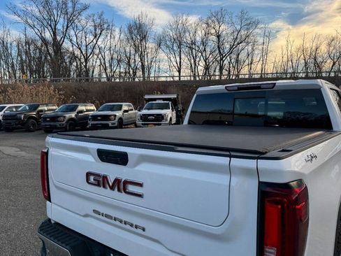 Used 2022 GMC Sierra 1500 SLT w/ SLT Premium Plus Package image 17