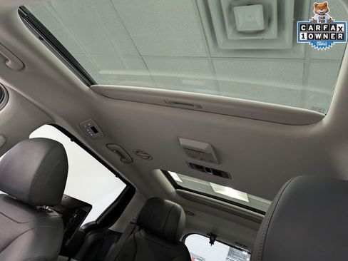 Used 2023 Kia Carnival SX Prestige FWD image 21