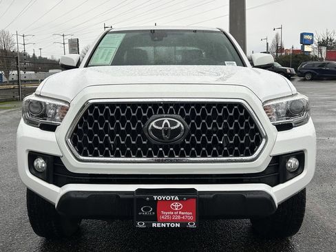 Certified 2019 Toyota Tacoma TRD Off-Road image 2