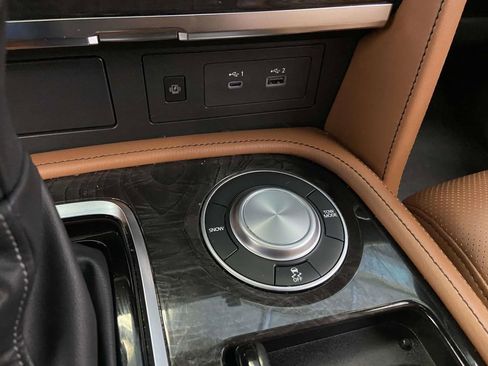 Used 2024 INFINITI QX80 Sensory w/ All-Season Package image 27