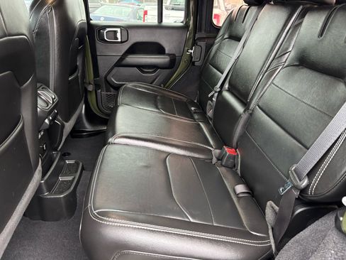 Used 2022 Jeep Wrangler Unlimited Sahara w/ Cold Weather Group image 17