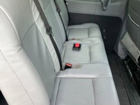 Used 2018 Ford Transit 150 XL RWD image 17