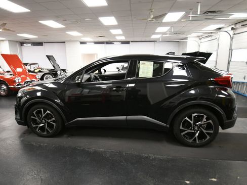 Used 2019 Toyota C-HR Limited image 4