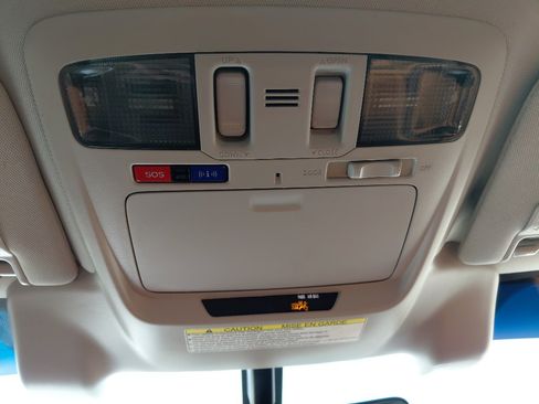 Used 2019 Subaru Outback 3.6R Touring image 18