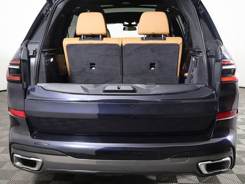 Used 2024 BMW X7 xDrive40i w/ M Sport Package AWD/4WD image 18