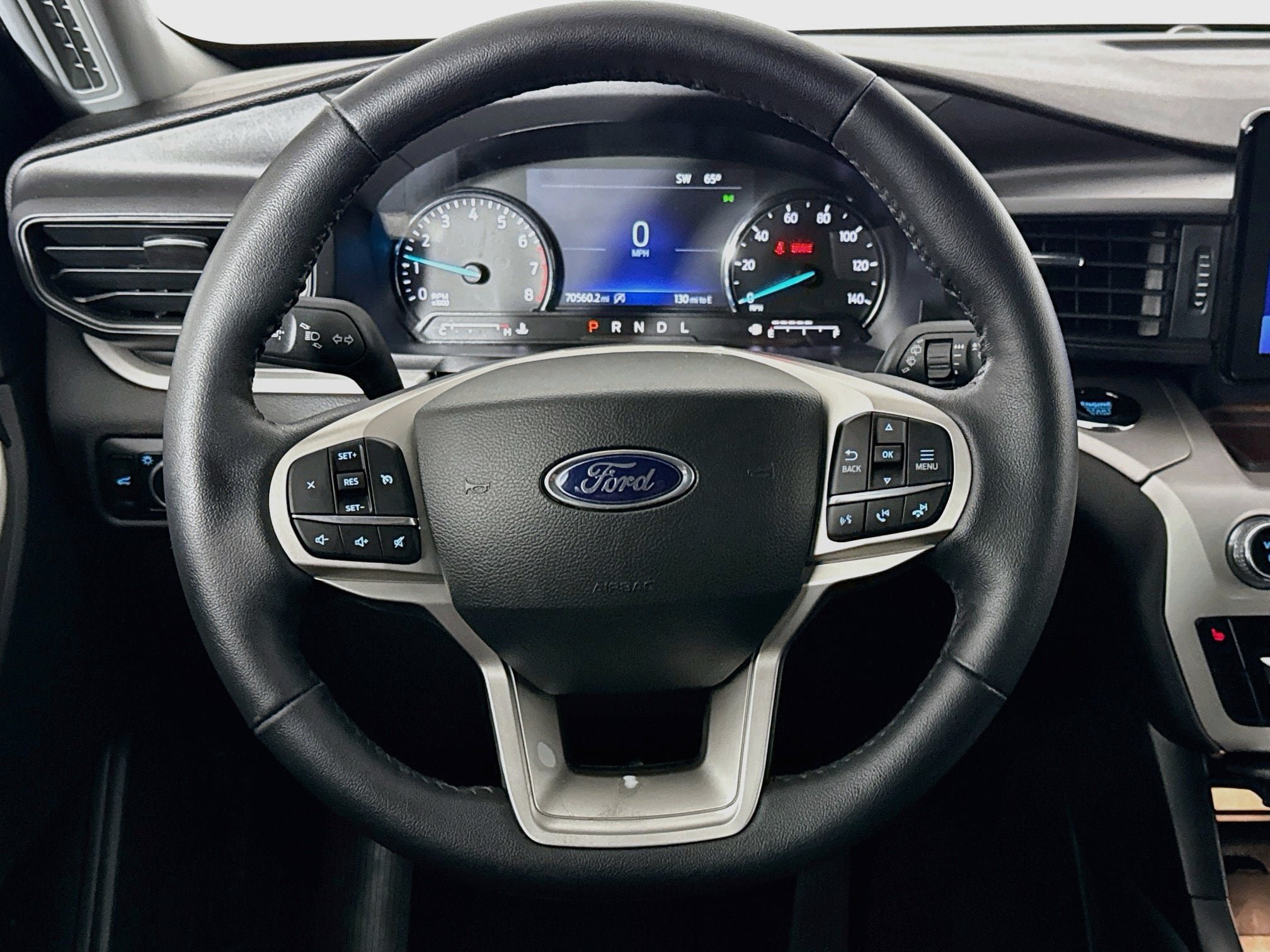 Used 2023 Ford Explorer XLT AWD/4WD image 24
