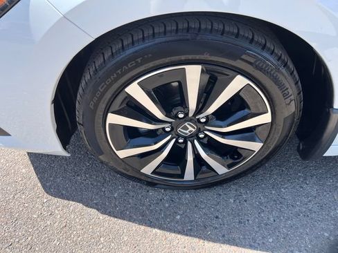 Certified 2024 Honda Civic EX-L image 10