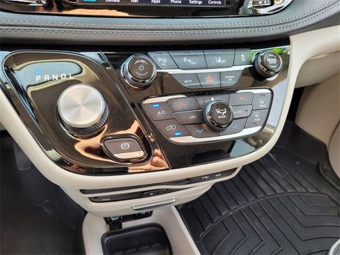 Certified 2020 Chrysler Pacifica Limited w/ Advanced Safetytec Group image 33