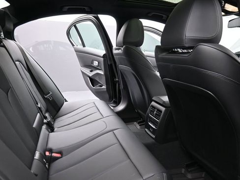 New 2025 BMW 330i xDrive Sedan w/ Convenience Package AWD/4WD image 18