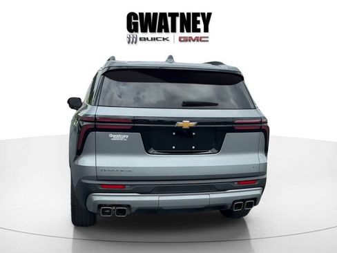 Used 2024 Chevrolet Traverse LT w/ Enhanced Driving Package FWD image 5
