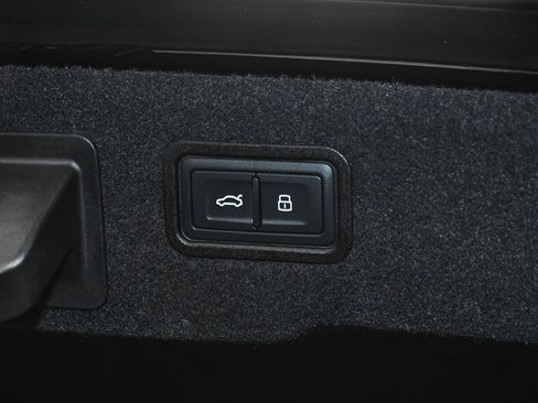 Used 2023 Audi S8 image 75