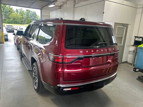 Used 2024 Jeep Wagoneer 4WD w/ Premium Group I image 7