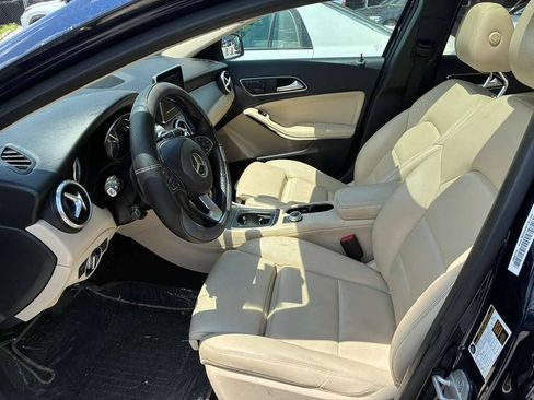 Used 2017 Mercedes-Benz GLA 250 4MATIC image 2