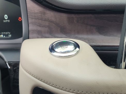 Used 2023 Lincoln Aviator Reserve w/ Equipment Group 201A image 25