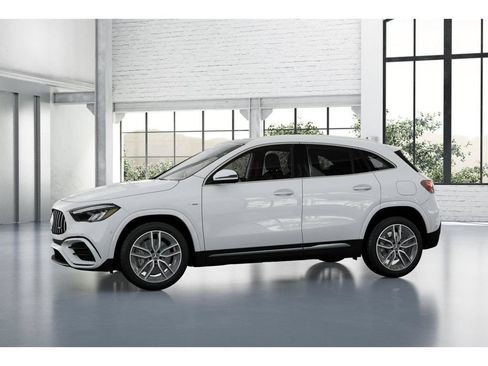 Used 2025 Mercedes-Benz GLA 35 AMG 4MATIC image 36
