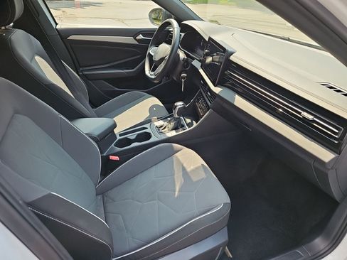 Used 2025 Volkswagen Jetta Sport FWD image 10