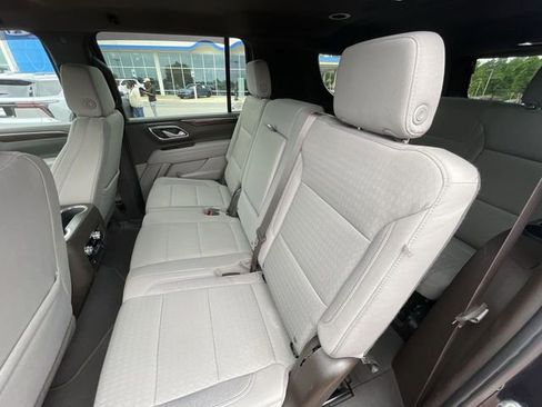 Used 2023 GMC Yukon XL SLE RWD image 18