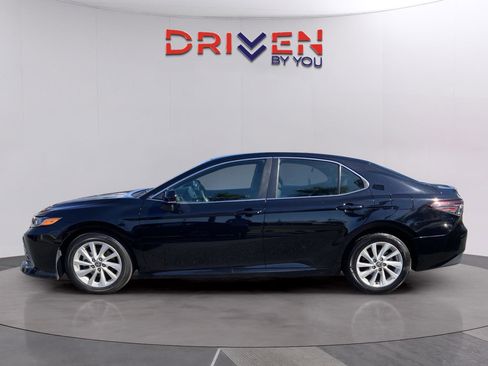 Used 2024 Toyota Camry LE image 3