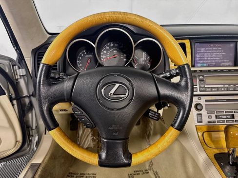 Used 2004 Lexus SC 430 Convertible RWD image 11