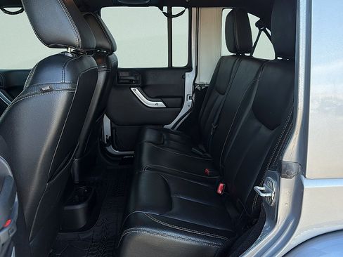 Used 2013 Jeep Wrangler Unlimited Sahara w/ Connectivity Group AWD/4WD image 25