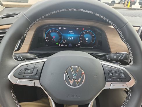 New 2026 Volkswagen Atlas SE image 18