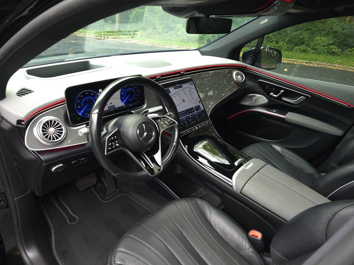 Used 2023 Mercedes-Benz EQS 450+ SUV image 2