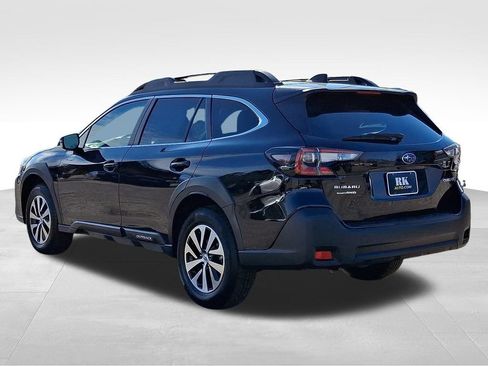 Used 2025 Subaru Outback Premium image 4