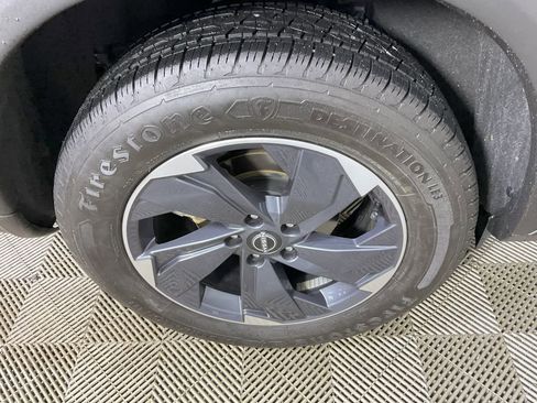 Used 2024 Nissan Rogue SV image 10