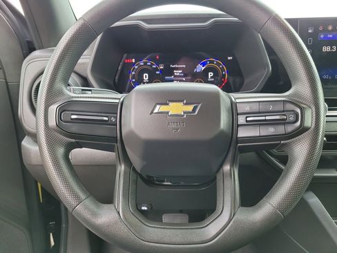 Used 2024 Chevrolet Colorado W/T image 11