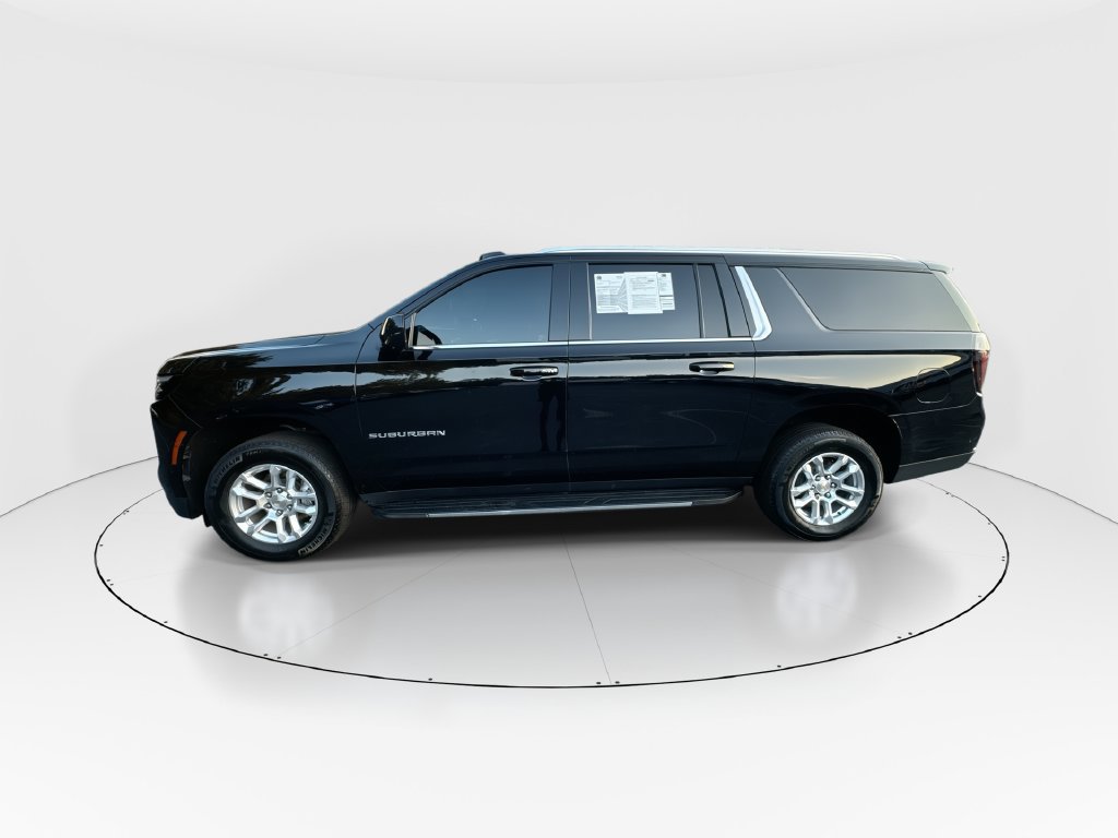Used 2025 Chevrolet Suburban LS RWD image 5