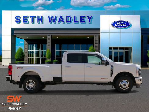 Certified 2026 Ford F350 Platinum w/ Platinum Plus Package image 2