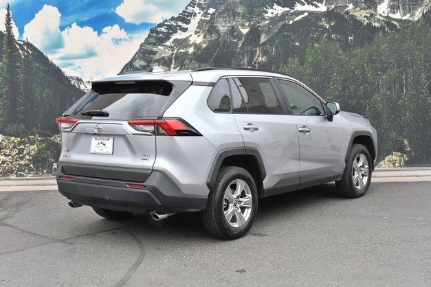 Used 2025 Toyota RAV4 XLE w/ Convenience Package AWD/4WD image 3
