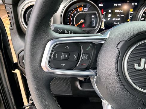 Certified 2023 Jeep Wrangler Unlimited Sahara AWD/4WD image 19