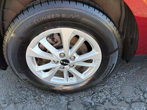 Used 2022 Kia Carnival LX FWD image 40