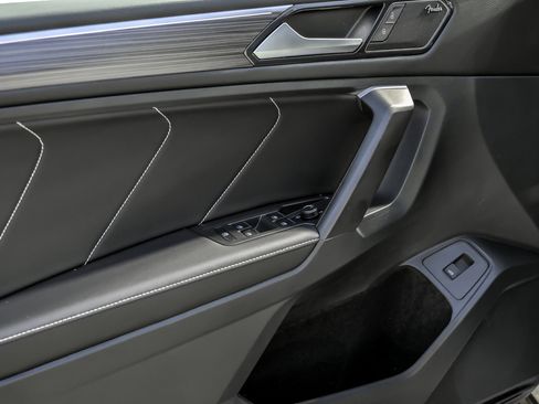 Used 2024 Volkswagen Tiguan SEL R-Line image 11