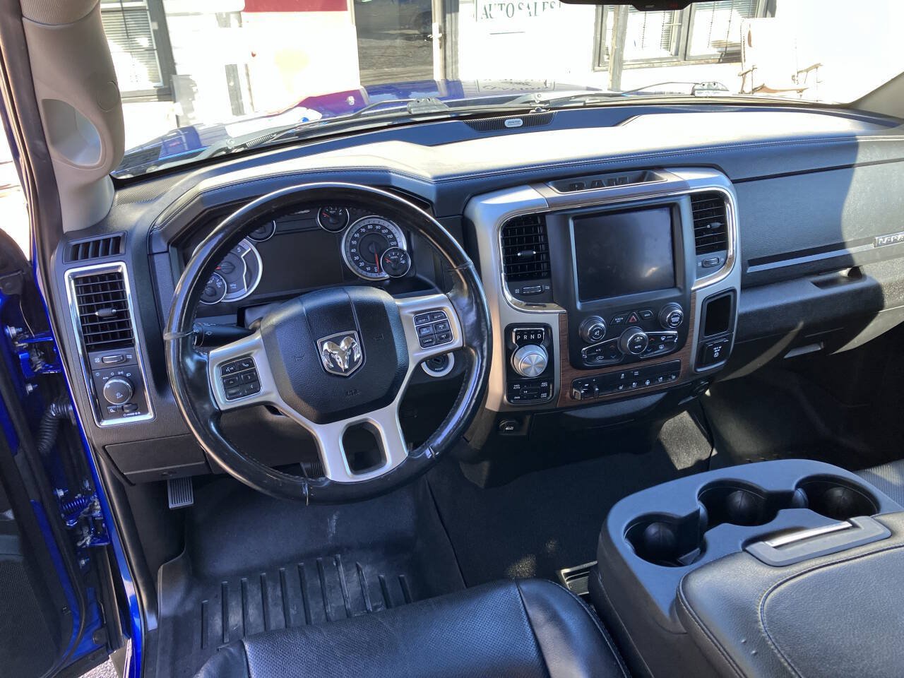 Used 2018 RAM 1500 Laramie AWD/4WD image 10