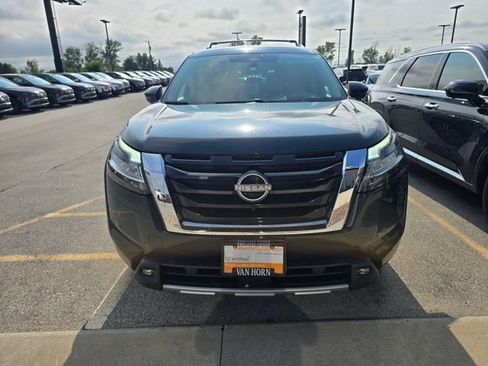 Used 2022 Nissan Pathfinder Platinum w/ Cargo Package FWD image 11