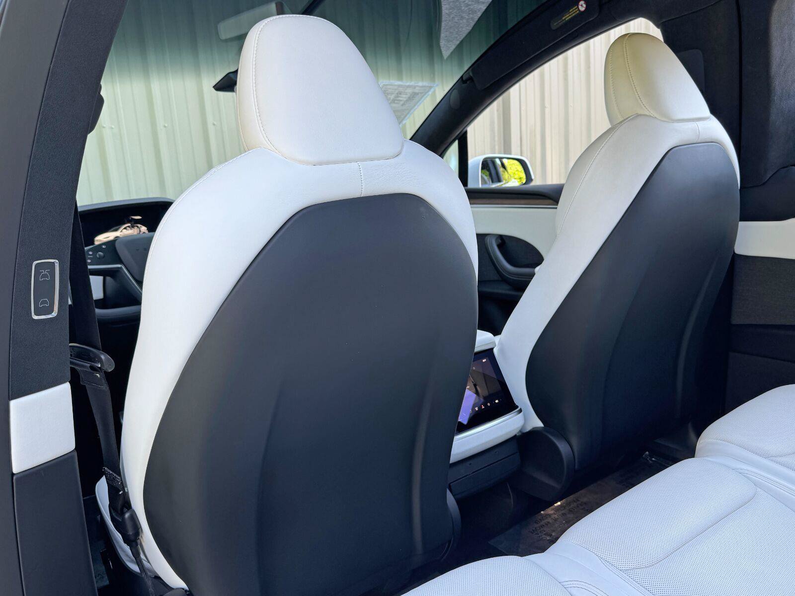 Used 2022 Tesla Model X AWD/4WD image 39