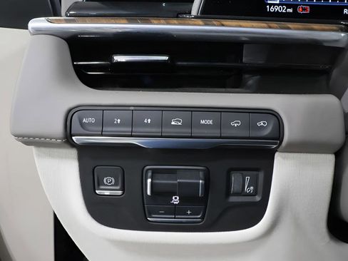 Used 2024 Cadillac Escalade ESV Sport Platinum w/ LPO, ONYX Package AWD/4WD image 20