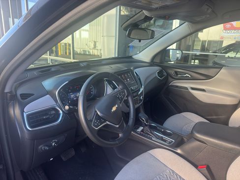 Used 2024 Chevrolet Equinox LT image 3