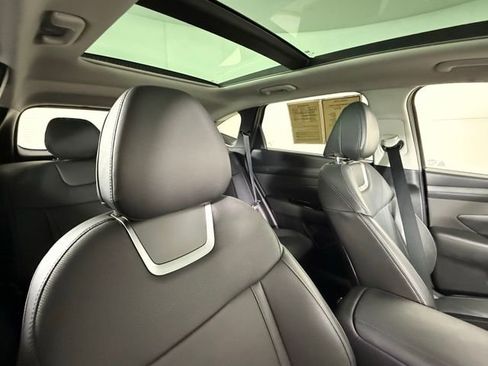 Used 2025 Hyundai Tucson Limited image 29