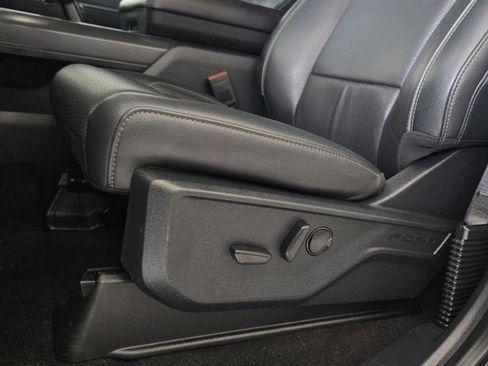 Used 2025 Ford F150 Lariat AWD/4WD image 23