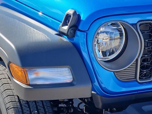 New 2026 Jeep Gladiator Sport AWD/4WD image 8